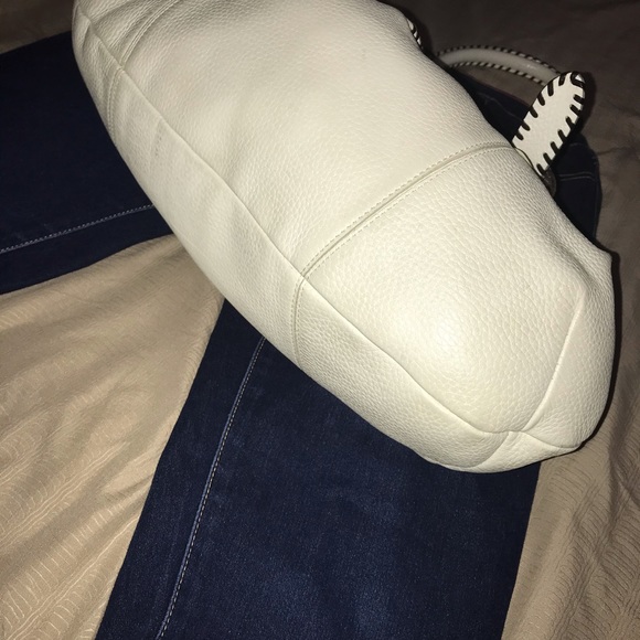 Brighton Handbag - Picture 5 of 15